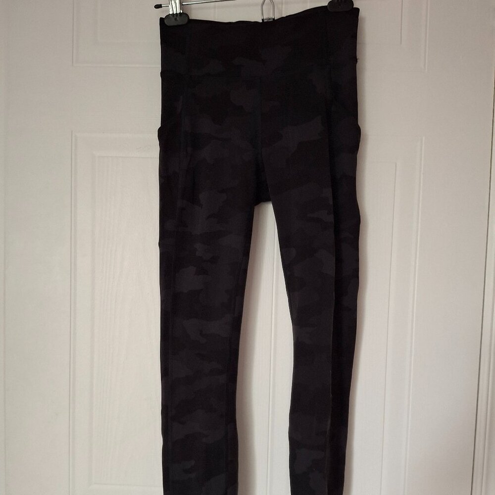 Lululemon 25" Camo leggings with pockets